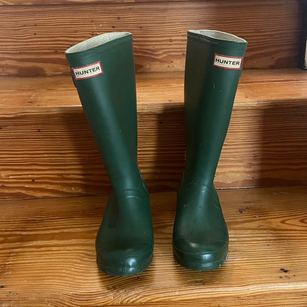 Hunter green tall boots size 6 (eu 37)